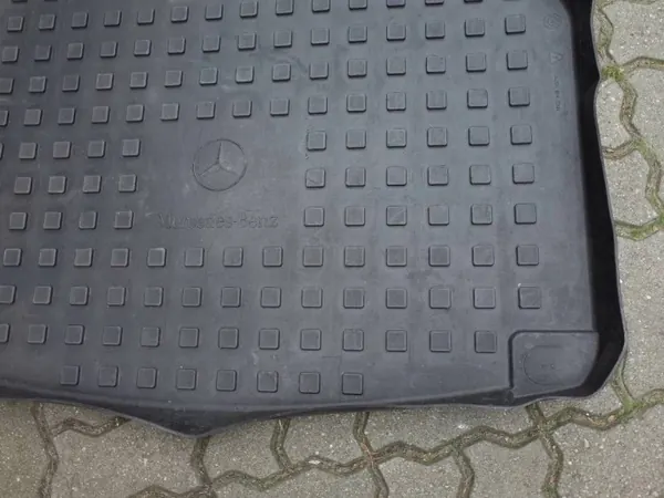 Alfombrilla maletero Mercedes-Benz C W204 OEM A2048140341 image 5