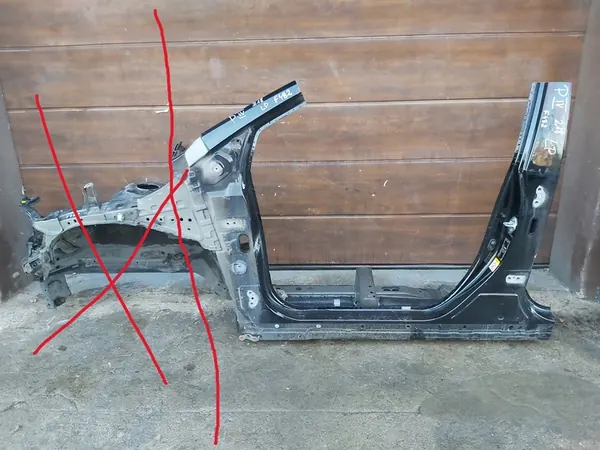 Piliers A B gauche Toyota Prius IV OEM image 2