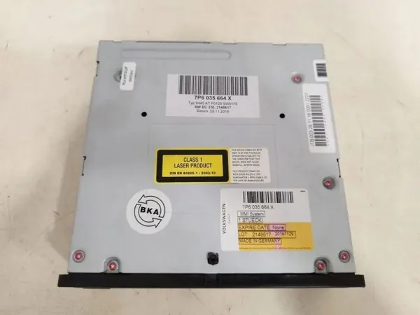 VW CD-vaihtaja OEM 7P6035664X Touareg 3.0L 2011 image 4