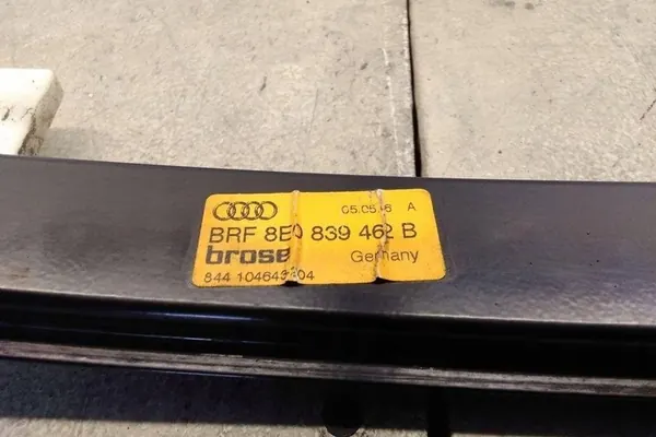 Elevador de vidro traseiro direito AUDI A6 8E0839462B image 4