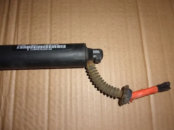 Baklucka Aktuator BMW X1 F48 7481807 image 2