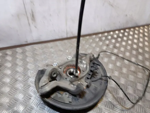 Mercedes-Benz E A207 2012 Mozzo ruota posteriore sinistro image 3