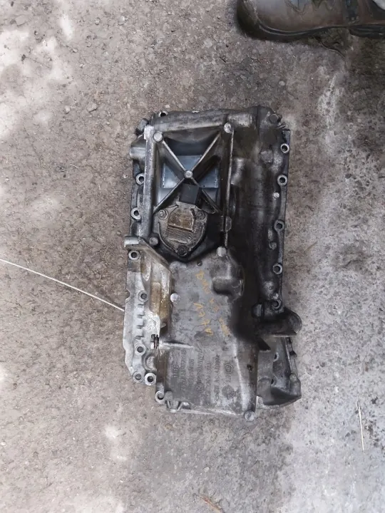 Öljypannu BMW X3 E83 2.0D 177K OEM 7803072 image 2