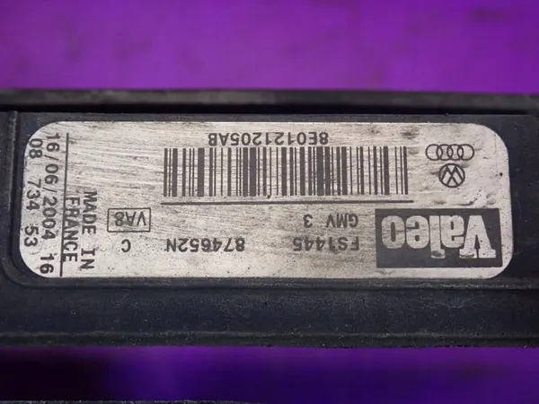 AUDI A4 B6 00-05 1.9 D Kylarrubrik Modul 8E0121205AB image 10