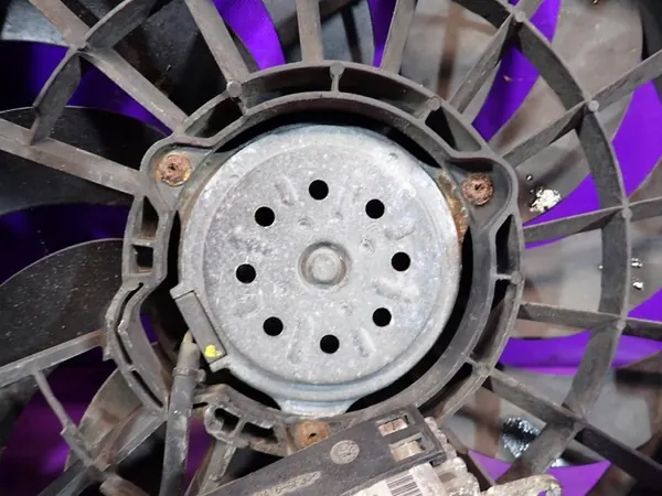 AUDI A4 B6 00-05 1.9 D Kylarrubrik Modul 8E0121205AB image 7