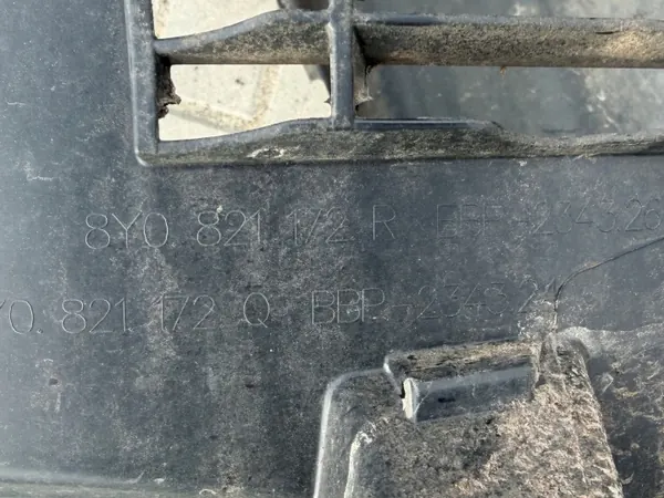 Audi OE Arco de Roda Dianteiro Direito OEM 8Y0821172R image 3