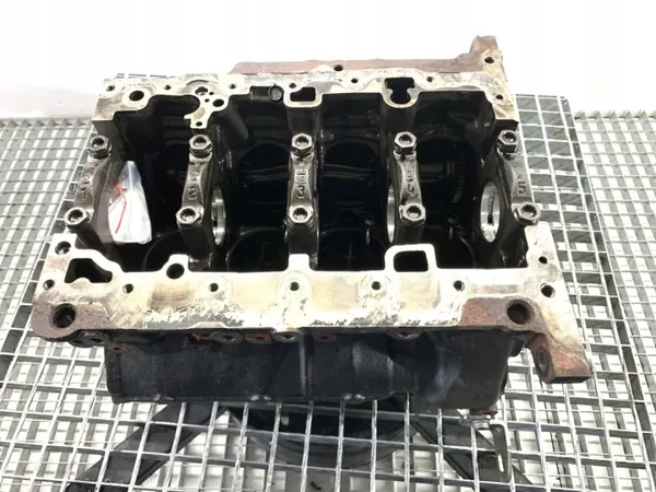 Moottorilohko OEM 03N023A Audi A5 F5 2.0 190hv image 9