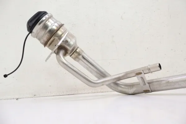 Entrée Carburant Maserati Grecale OEM 06701563580 image 4