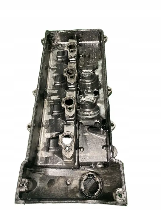 Mercedes-venttiilikansi OEM A6110162005 - Käytetty image 2