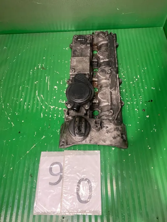 Mercedes-venttiilikansi OEM A6110162005 - Käytetty image 6