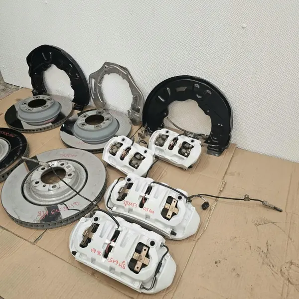 Kit de freins Porsche Taycan OEM 9J1 - Avant & Arrière image 4