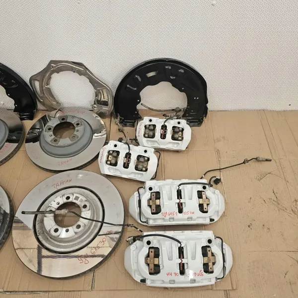 Kit de freins Porsche Taycan OEM 9J1 - Avant & Arrière image 8