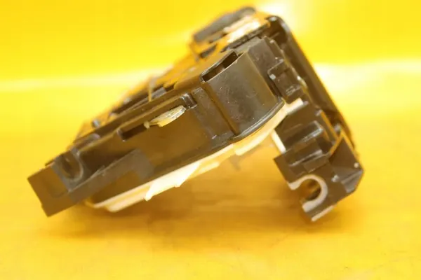 Takaoikea Oven Lukko VW Passat CC 5N0839016G image 2