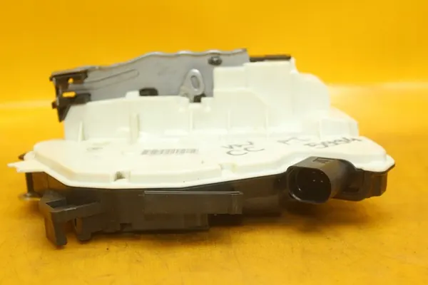 Takaoikea Oven Lukko VW Passat CC 5N0839016G image 5