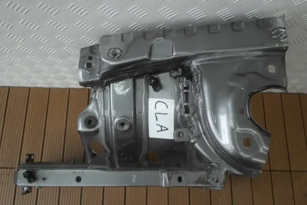 Panel frontal derecho Mercedes CLA W117 OE image 4