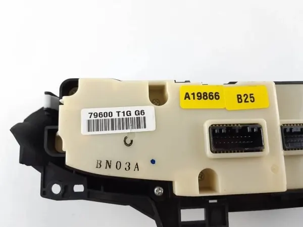 Panneau climatisation Honda CR-V OEM 79600T1GG6 image 4