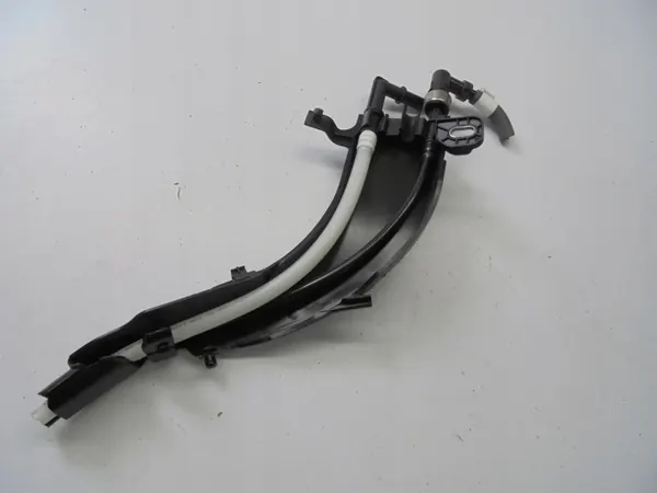 OEM 2Q0200059AC Cubierta de Línea Combustible VW Polo VI image 3