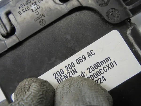 OEM 2Q0200059AC Cubierta de Línea Combustible VW Polo VI image 4