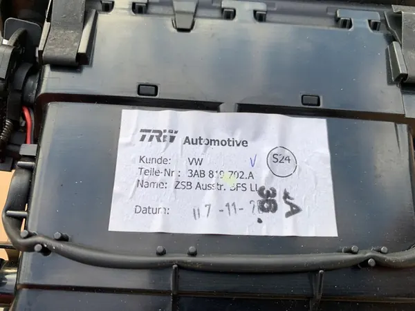 Saída de ar direita VW Passat B7 image 3