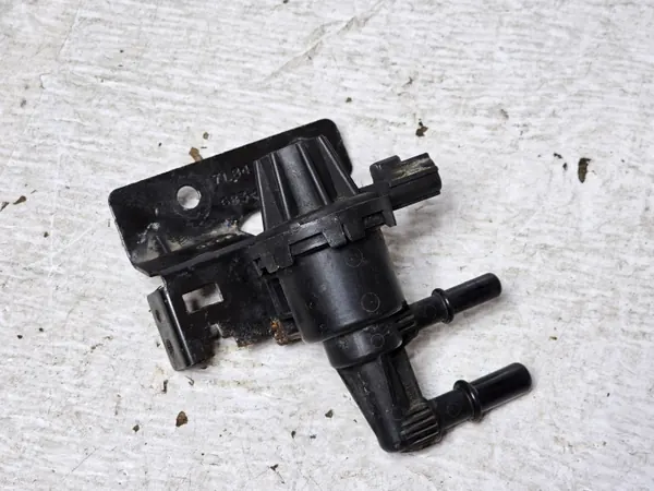 Soupape de purge Mercury Mariner 06-10 OEM 7L84-9G683-AA image 2