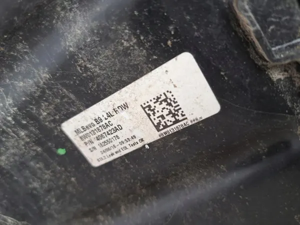 Réservoir AdBlue Audi A4 A5 B9 OEM 8W0131878AC image 4