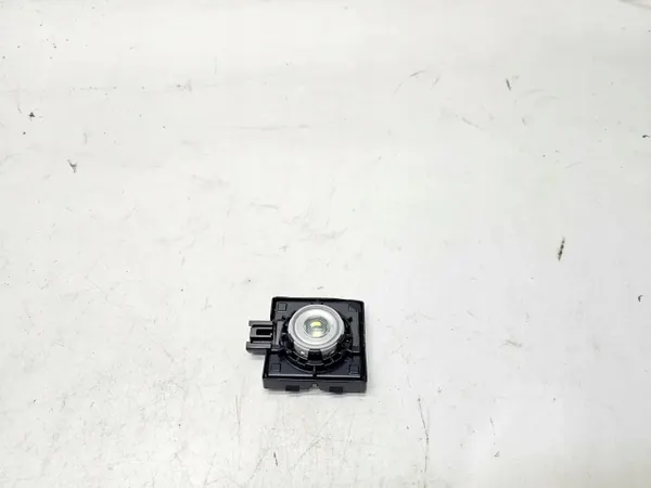 Luz Interior Audi Q5 OEM 80A947291A - Usado image 2