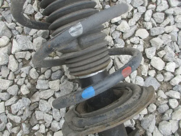 OEM ZWROTNICA MCPERSON Rechts Voor voor Kia Sportage III image 4