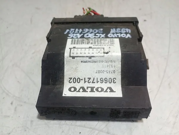 Calefactor auxiliar VOLVO 30661721 Usado image 3