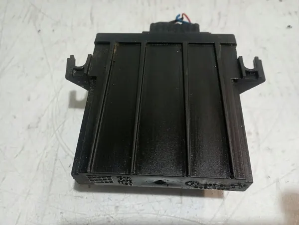 Calefactor auxiliar VOLVO 30661721 Usado image 5