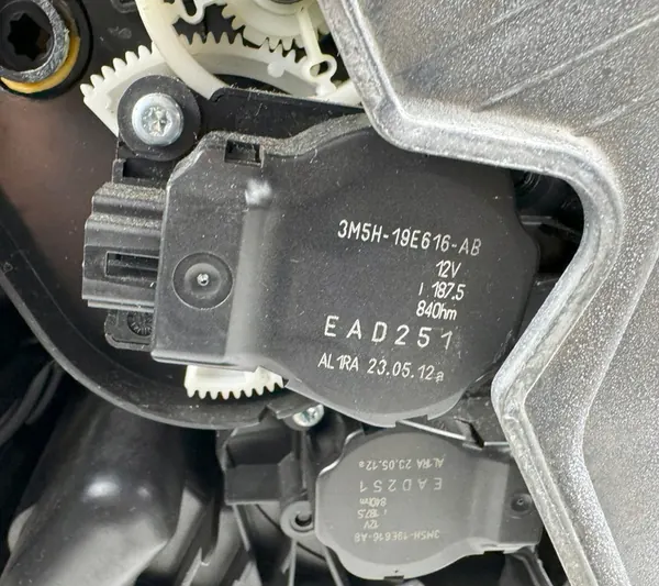 Elektrische Verwarming - Ford Mondeo MK4 CLIMATRONIC image 10