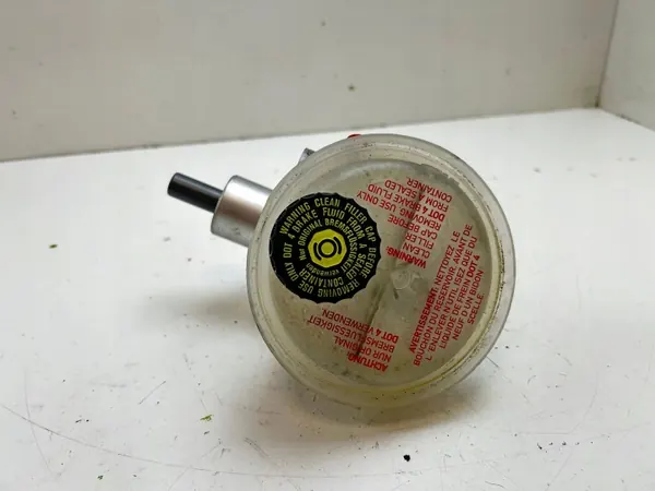 Bremsflüssigkeitsbehälter Porsche 911 997 OEM 99735501301 image 4