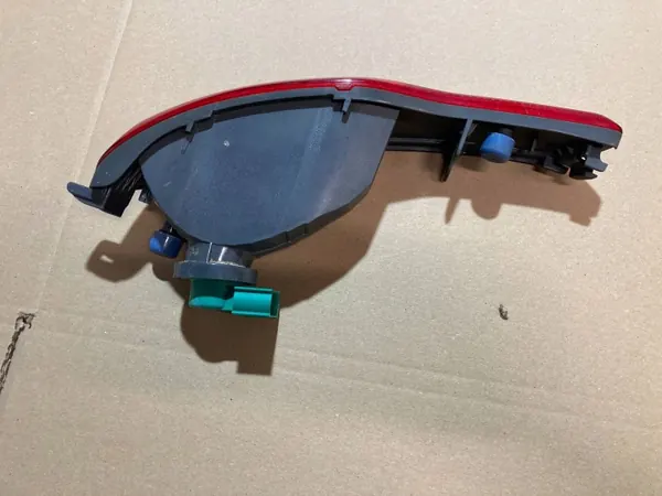 Jeep Cherokee V 13- Takapuskuri Vasen OEM 68102877A image 7