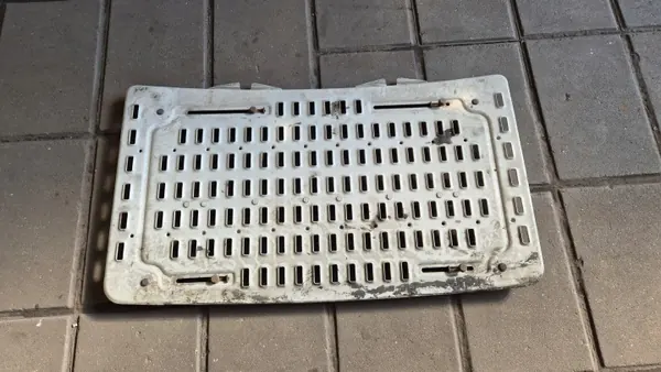 DAF XF 106 Rahmen-Arbeitstritt OEM 1909930 - Gebraucht image 2