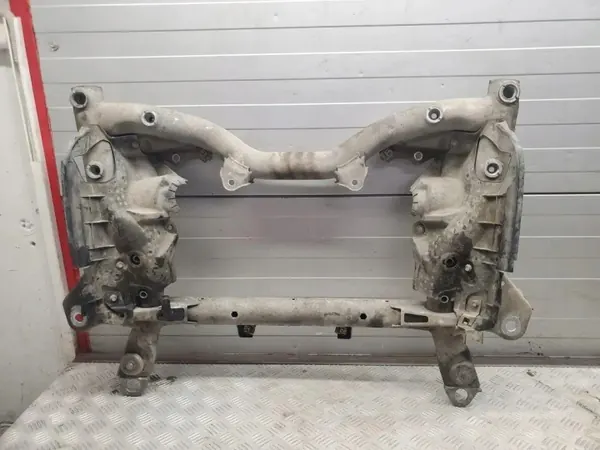 Mercedes-Benz Framre Tvärbalk OEM A2046280657 image 4