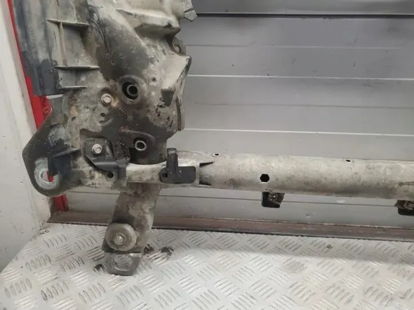 Mercedes-Benz Framre Tvärbalk OEM A2046280657 image 7