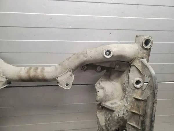 Mercedes-Benz Framre Tvärbalk OEM A2046280657 image 8