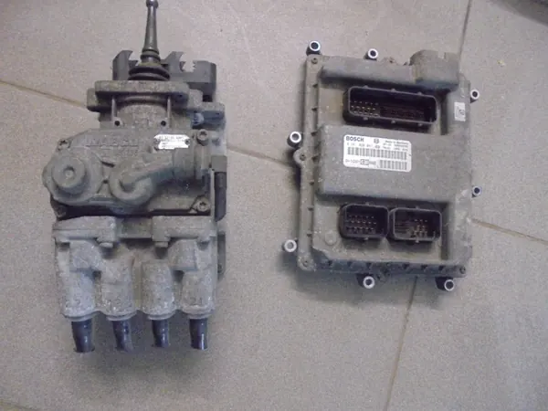 Hauptbremsventil OEM 81521306307 für MAN TGL image 2
