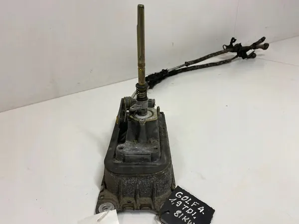 Versnellingspook Volkswagen Golf IV 1J0711265K image 3