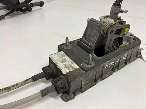 Versnellingspook Volkswagen Golf IV 1J0711265K image 6