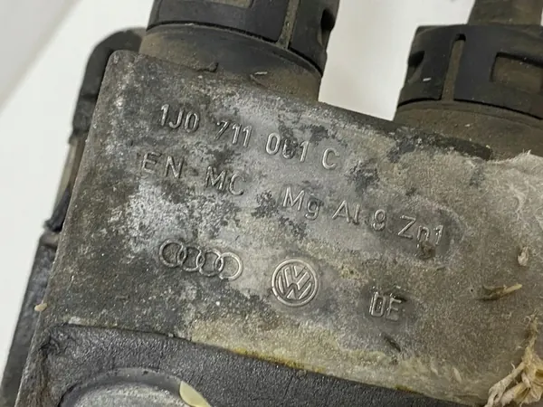 Versnellingspook Volkswagen Golf IV 1J0711265K image 7