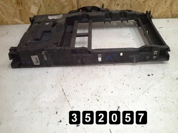 OEM AM-352057 etupaneelin klipsi Citroen DS3 2013 image 6