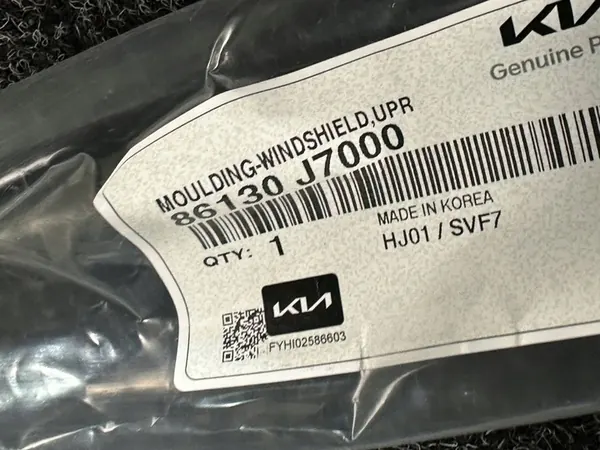 KIA CEED MK3 CD Front Windshield Seal 86130-J7000 image 3