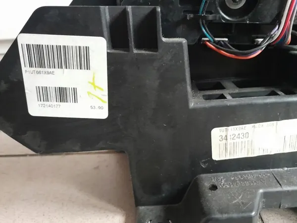 Selector de Marchas Jeep Cherokee OEM 1UT661X9AE Usado image 3
