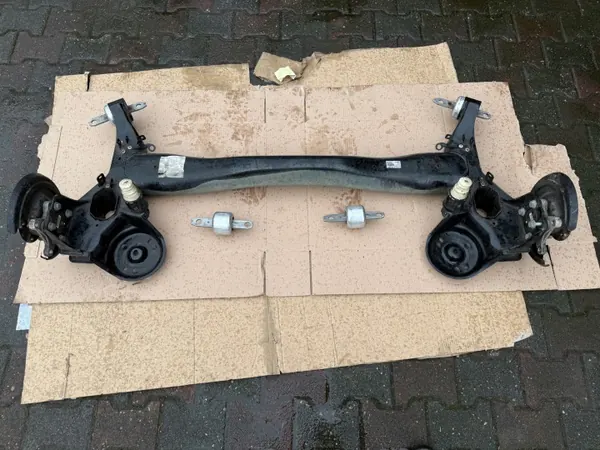 Opel Astra L VI bakaxelbalk OEM del image 2