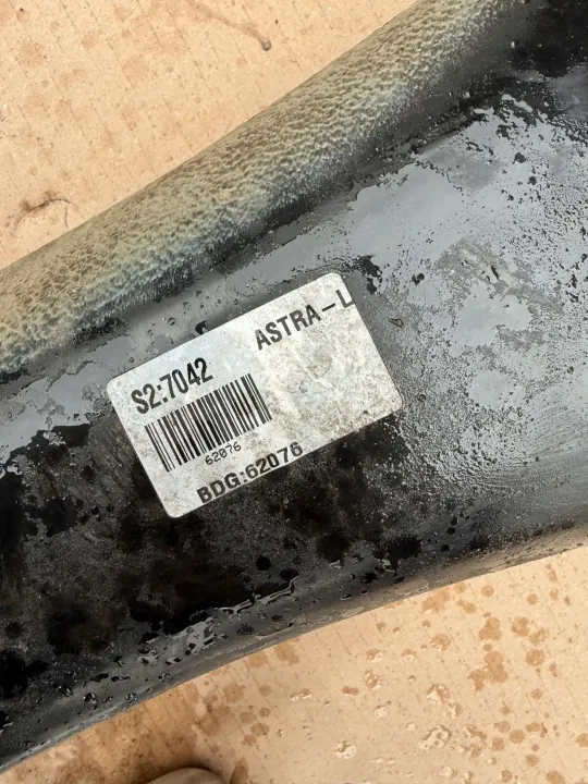 Opel Astra L VI bakaxelbalk OEM del image 3