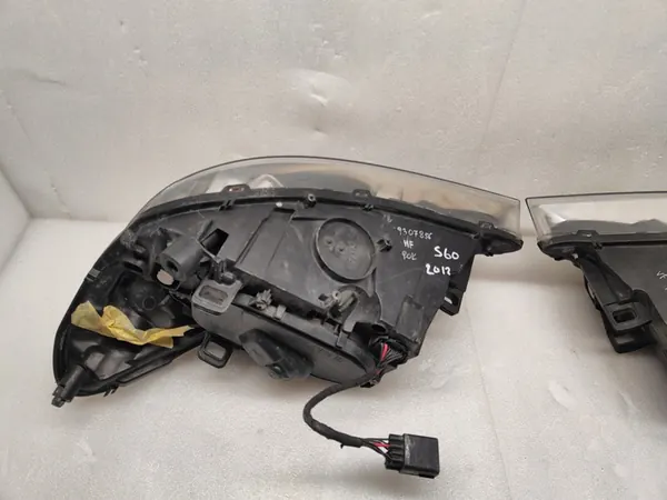 VOLVO S60 C60 Etuvalosarja 31299995, 31383066 image 6