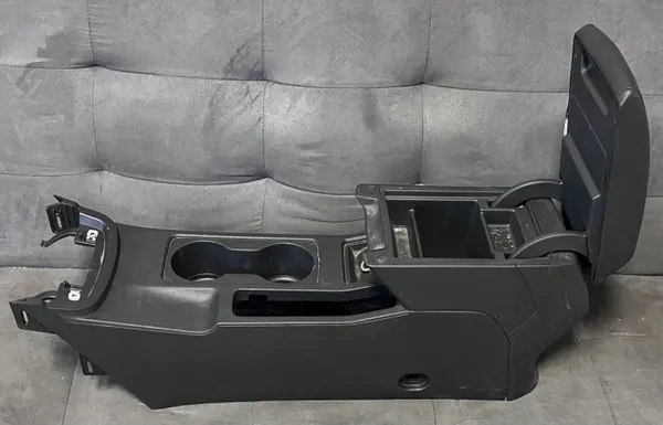 Tunnel central accoudoir SEAT Leon III 2013-2020 OEM 5F0863243 image 2
