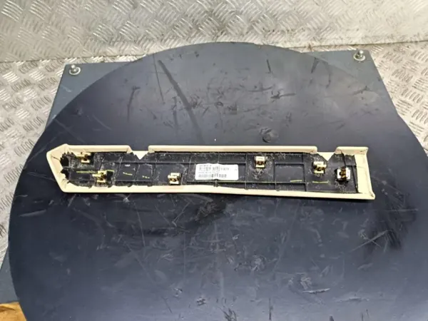 Tesla Model S Handschuhfach-Abdeckung Passagier OEM Wrakowisko-13471- image 4