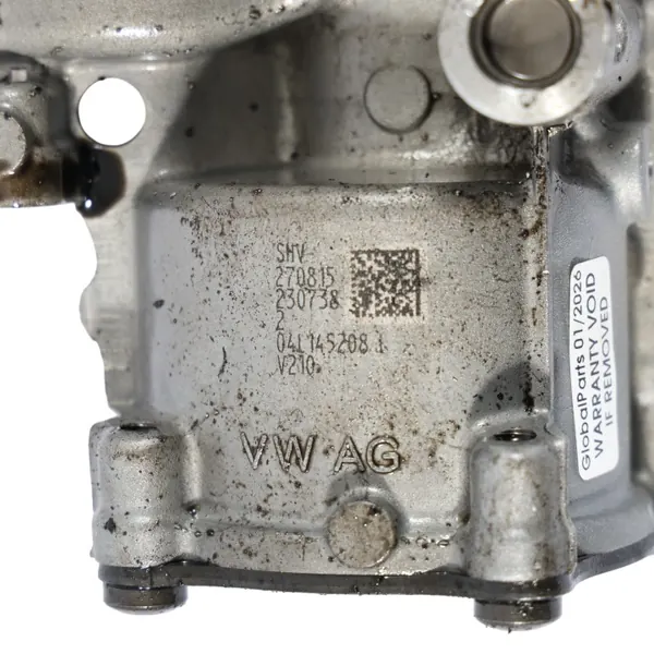 Öljypumppu Audi A5 8T 2.0 TDI OEM 04L145208J image 4
