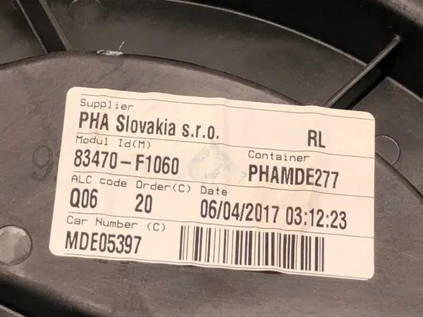OEM 83470-F1060 Vasen Takaikkunan Nostin Kia Sportage IV image 3